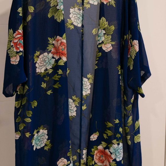 Floral kimono top - Picture 3 of 3
